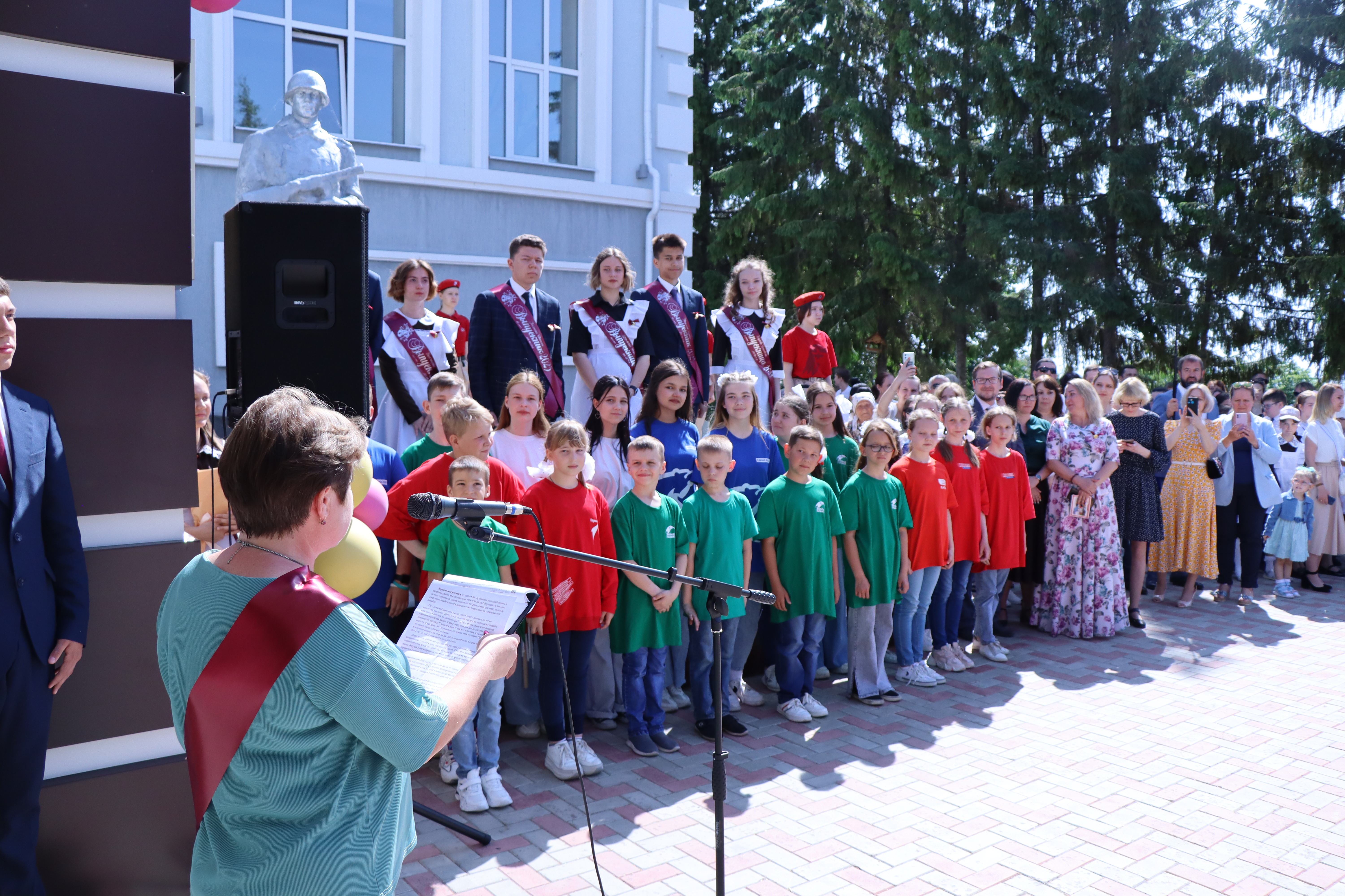 Прозвенел Последний звонок в Лаишевской школе №2 | 25.05.2023 | Лаишево -  БезФормата