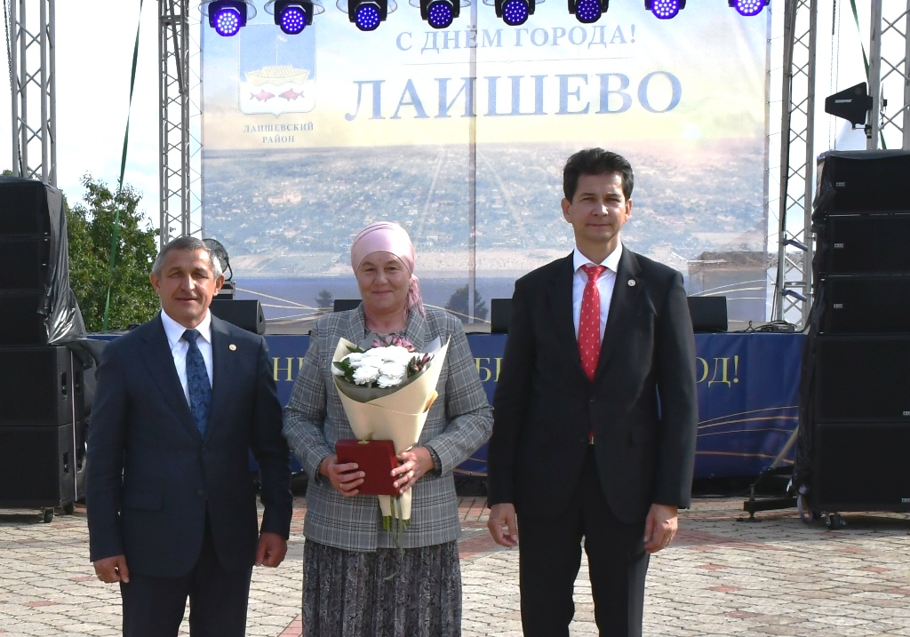 Гульфия Игламовна получила благодарность Раиса РТ Рустама Минниханова.