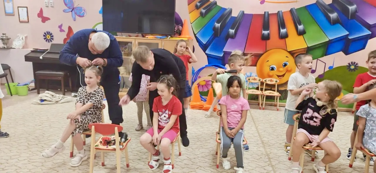 Ярко и весело прошел конкурс парикмахеров.