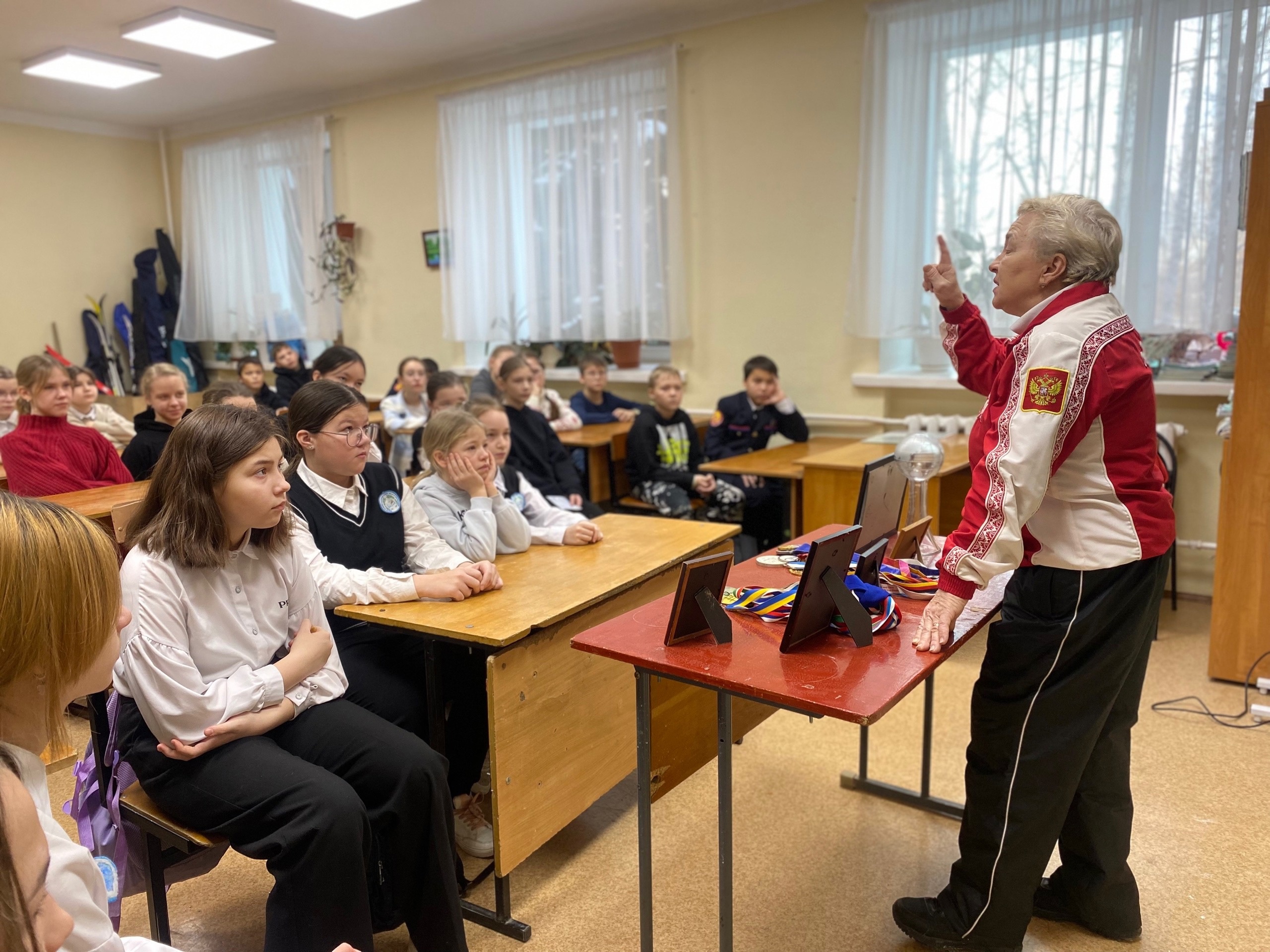 Столбищенские школьники встретились со знаменитой спортсменкой | 26.12.2023  | Лаишево - БезФормата