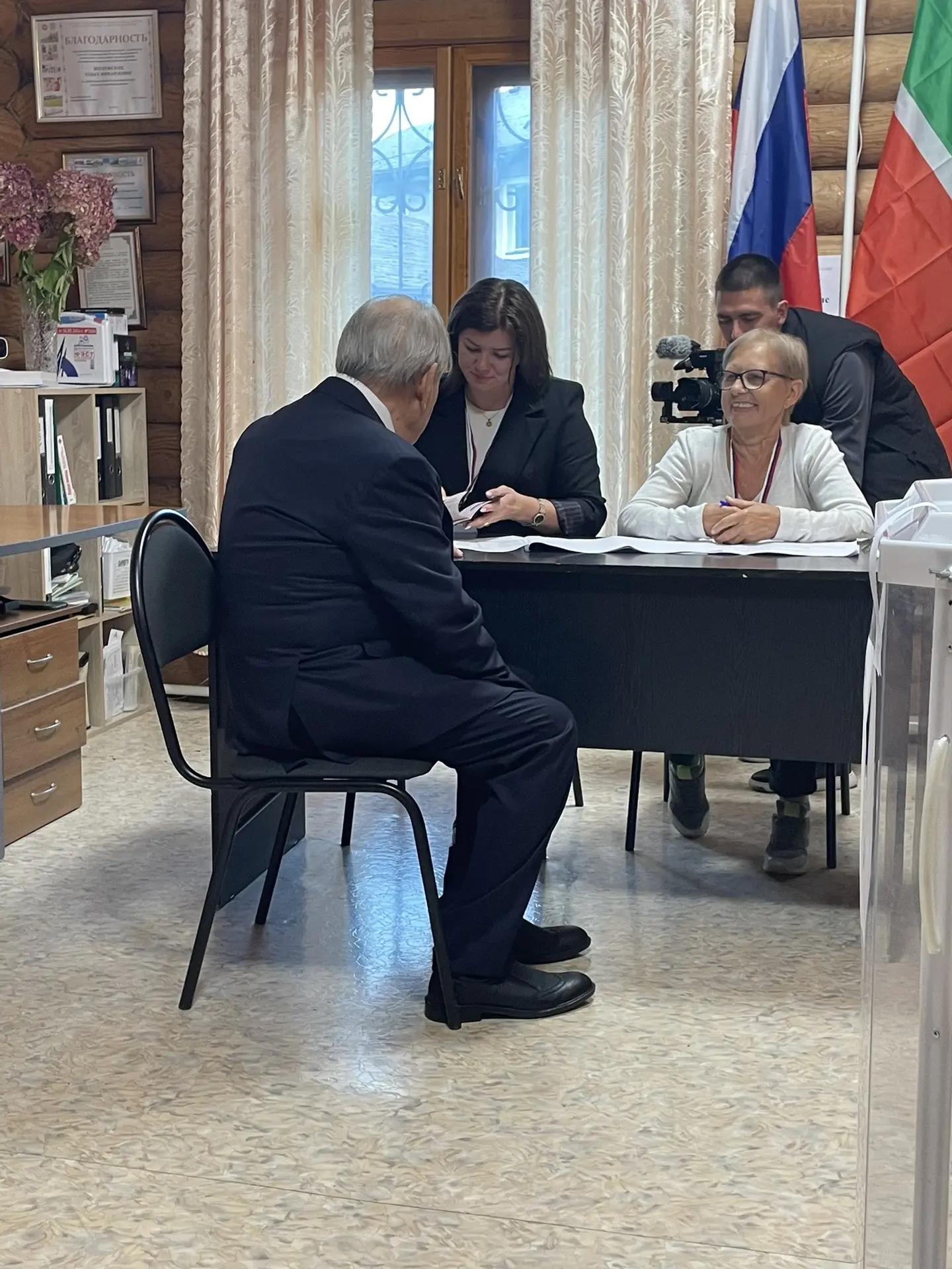 Первый Президент Татарстана проголосовал на выборах в Госдуму