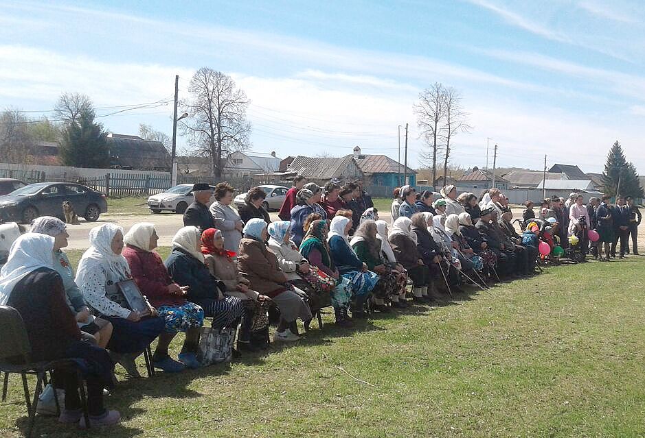 Митинг в честь 9 Мая прошел в Татарских Саралах