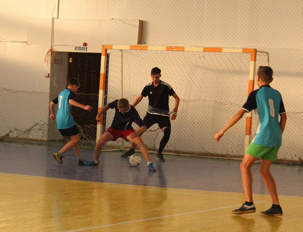 В Лаишевском районе идут соревнования по мини-футболу. Первые результаты