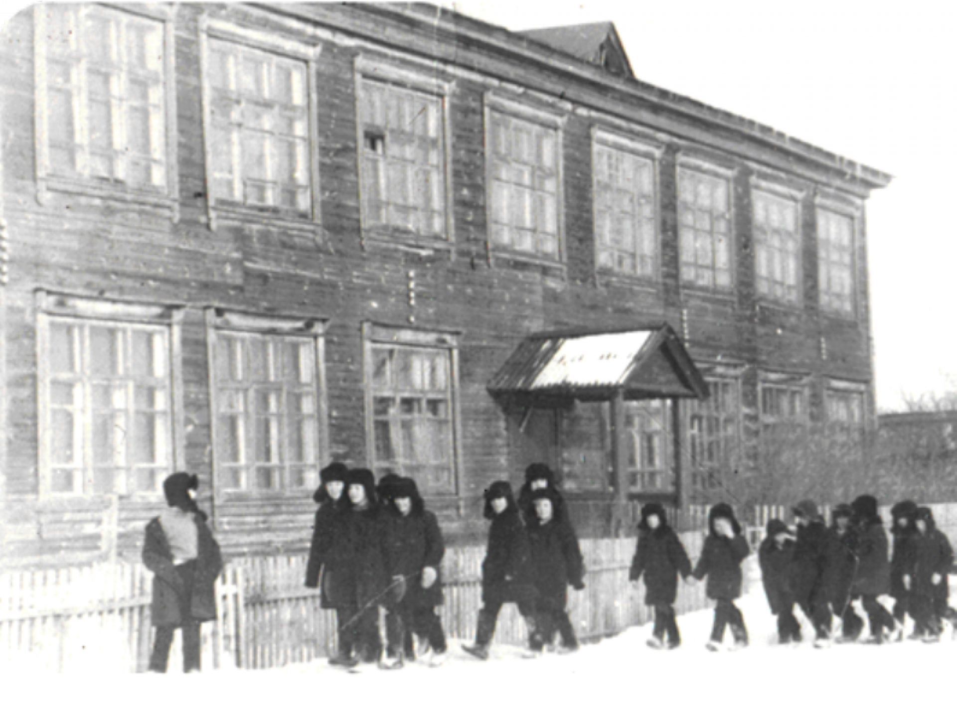 Советская деревянная школа