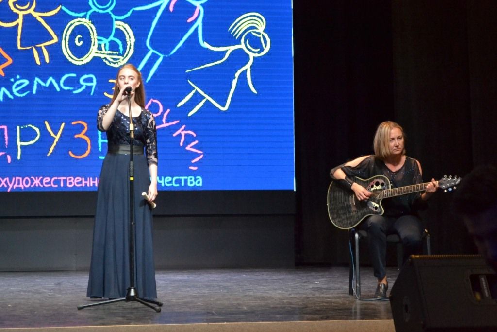 В Лаишевском РДК прошел второй концерт победителей фестиваля «Возьмемся за руки, друзья!»