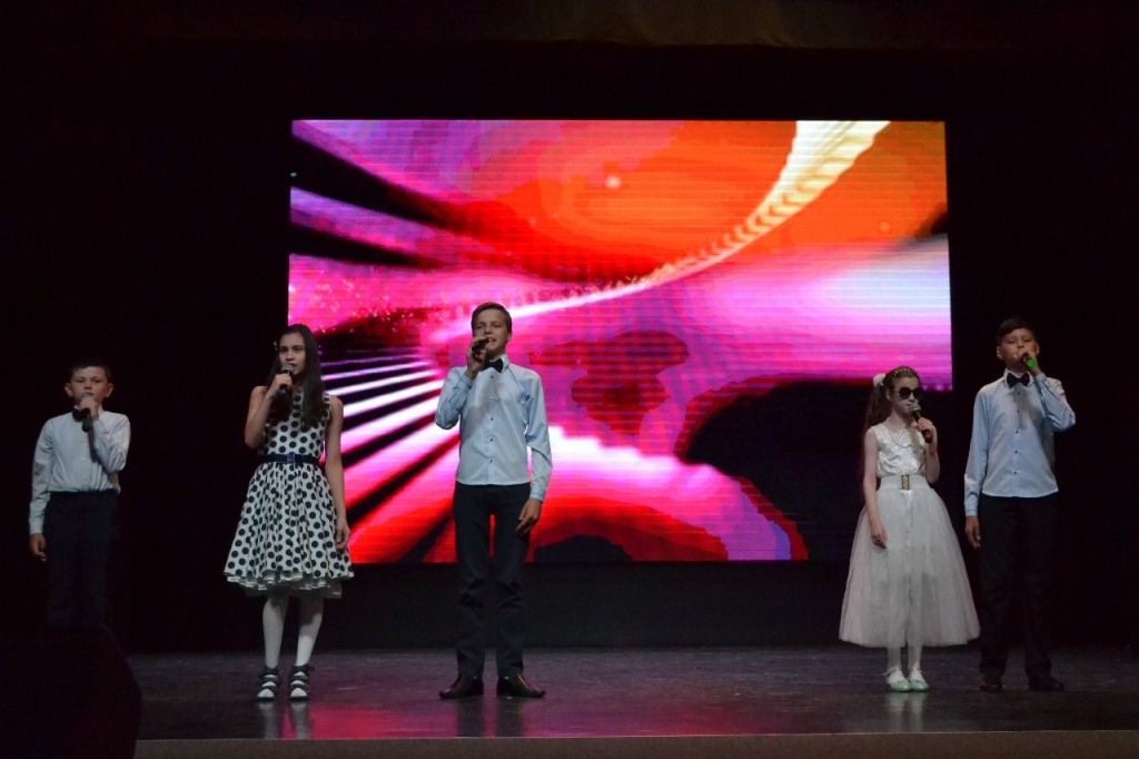 В Лаишевском РДК прошел второй концерт победителей фестиваля «Возьмемся за руки, друзья!»