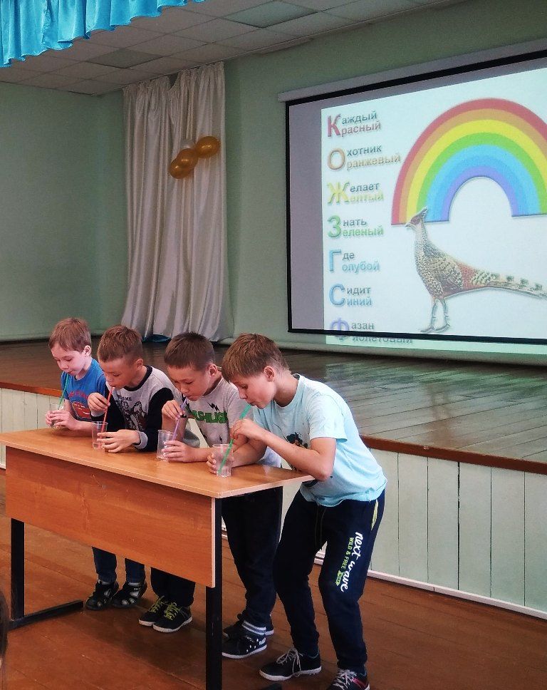 Лаишевские дети развлекались на празднике радужного цвета