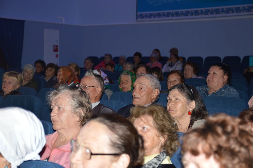 Сегодня в Лаишевском РДК состоялся концерт «Старые песни о главном»
