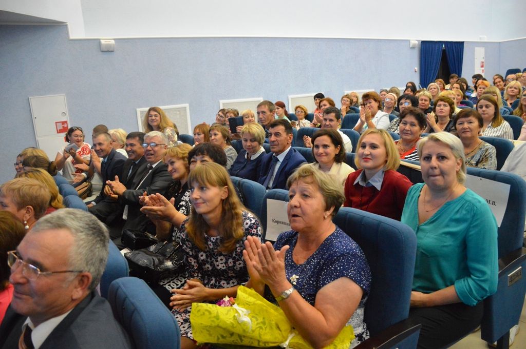 Награждение педагогов Лаишевского района на августовской конференции