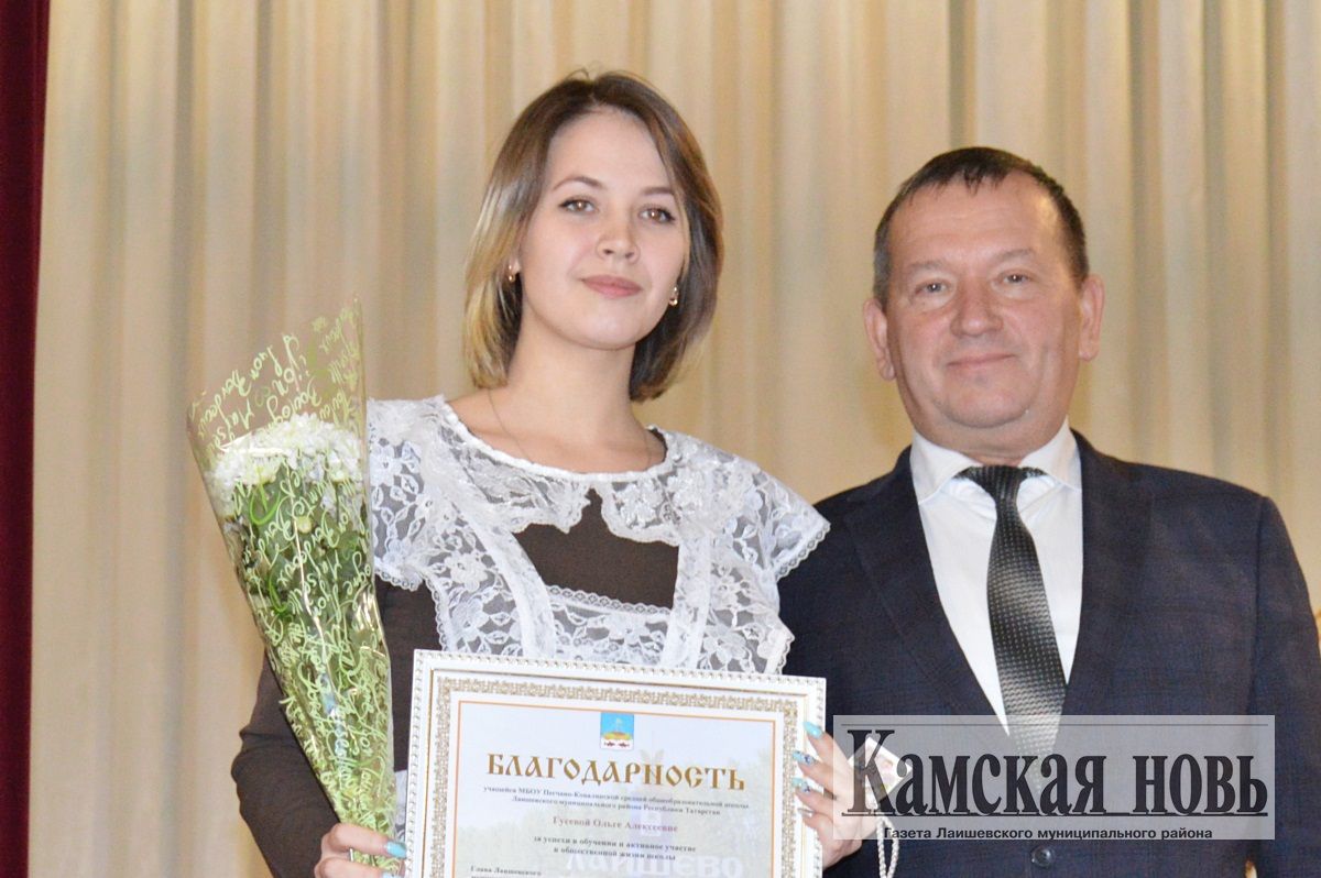 Глава Песчано-Ковалинского сельского поселения Надежда Гилязетдинова выступила с отчетом за 2018 год.