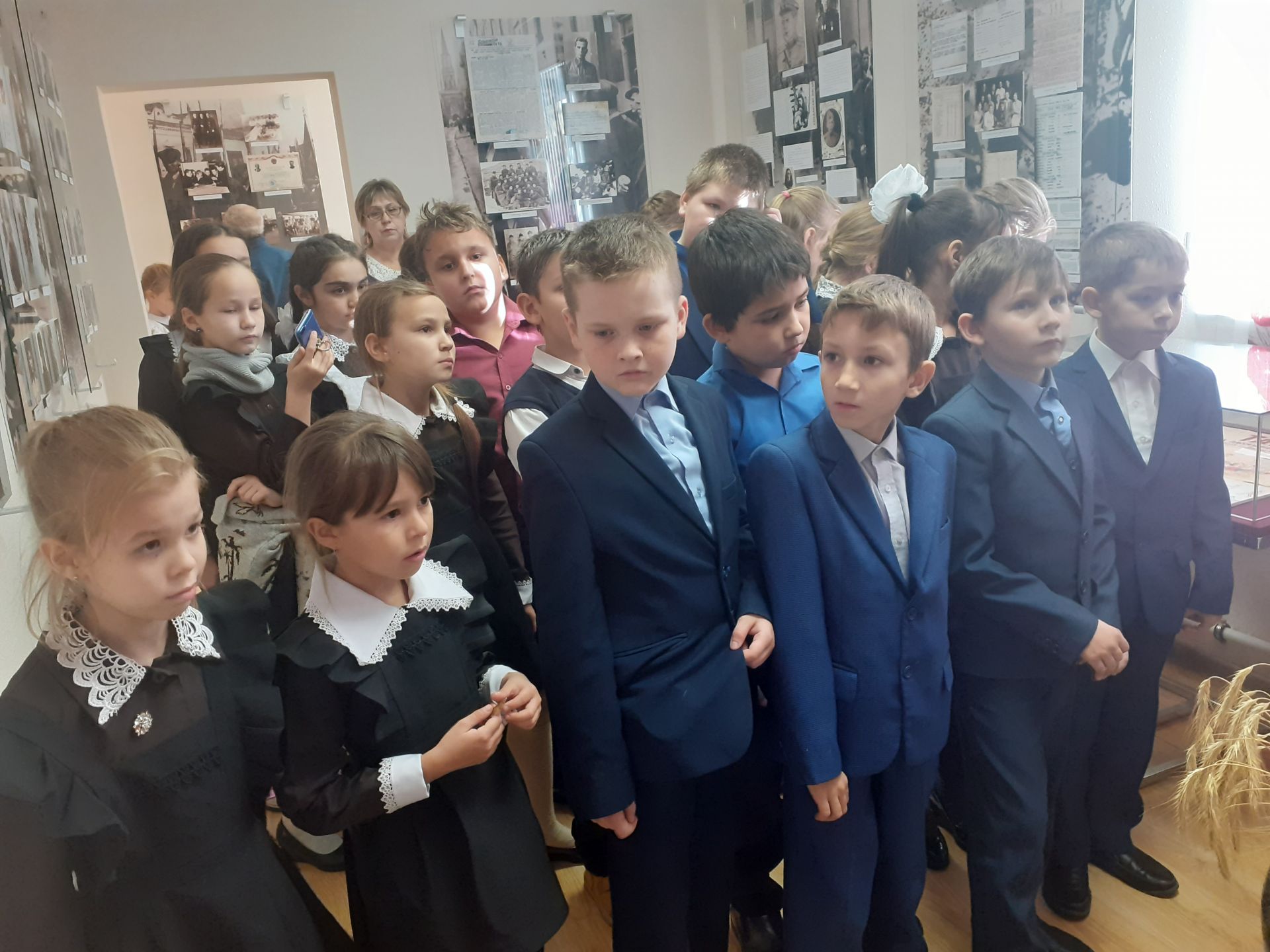 Школьники  Лашевской школы посетили Музей Боевой Славы.