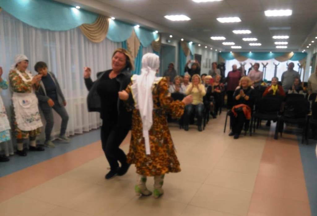 Казанские педагоги танцевали вместе с "Бибинур"