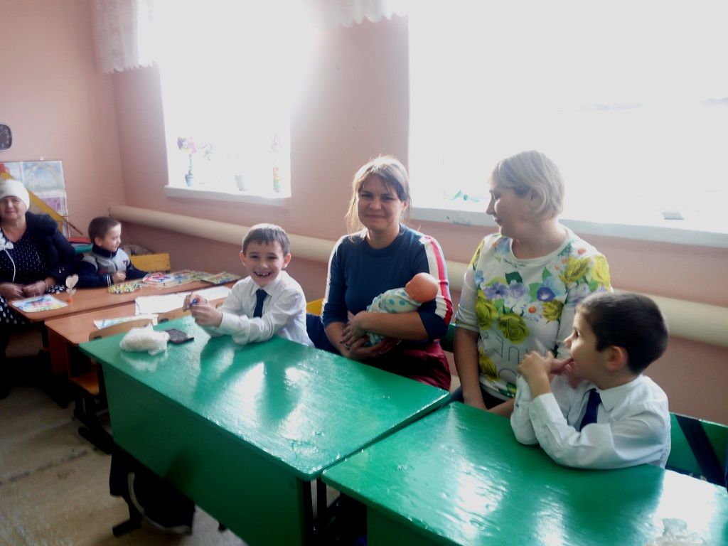 Младшеклассники Лаишевского района от души поздравили своих мам