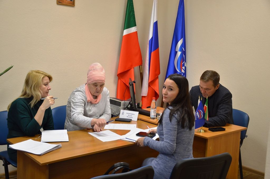 Депутаты помогают решить проблемы жителям Лаишевского района