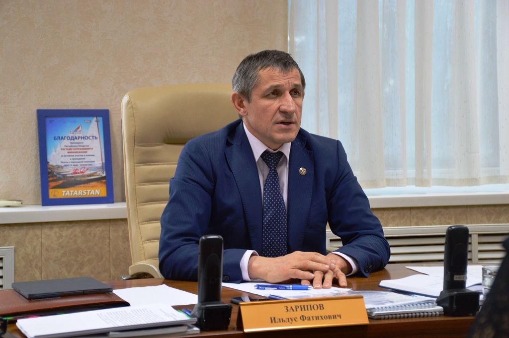 Руководитель Лаишевского района проводит прием в День Конституции Российской Федерации