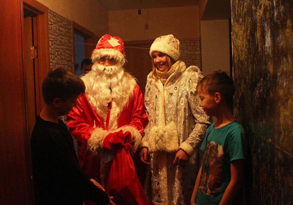 Полицейский Дед Мороз  приехал в гости к лаишевским детям