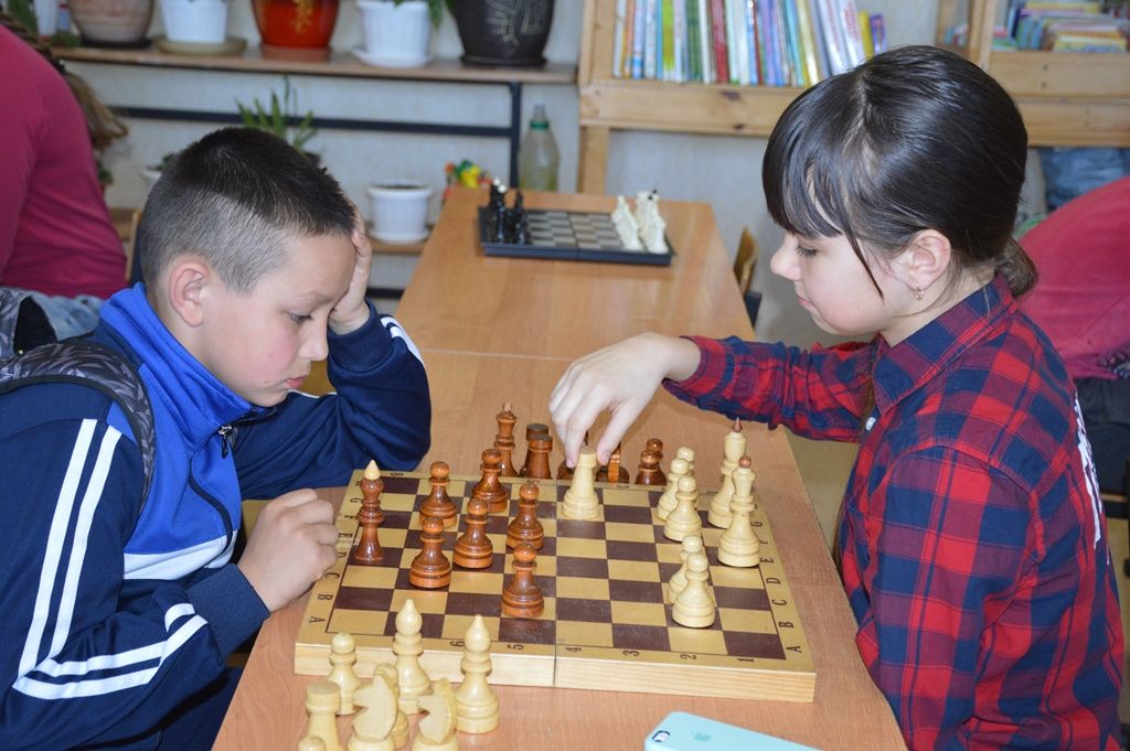 Школьники организовали шахматный турнир
