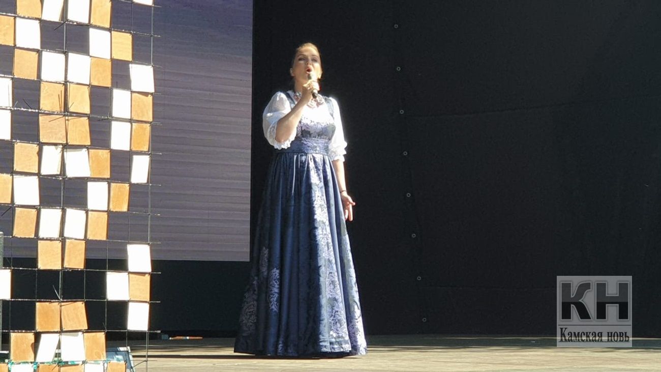 На главной сцене Каравона - Марина Девятова