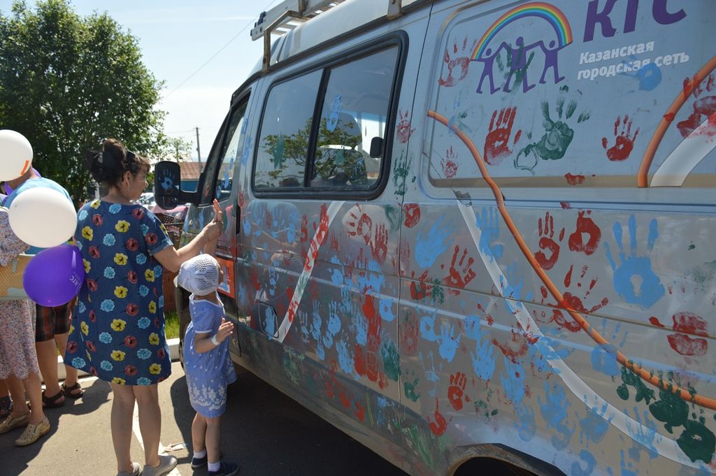 Улыбки на празднике к Дню защиты детей в Лаишево
