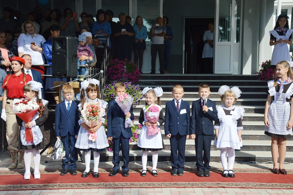 Глава Лаишевского района поздравил школьников с началом учебного года