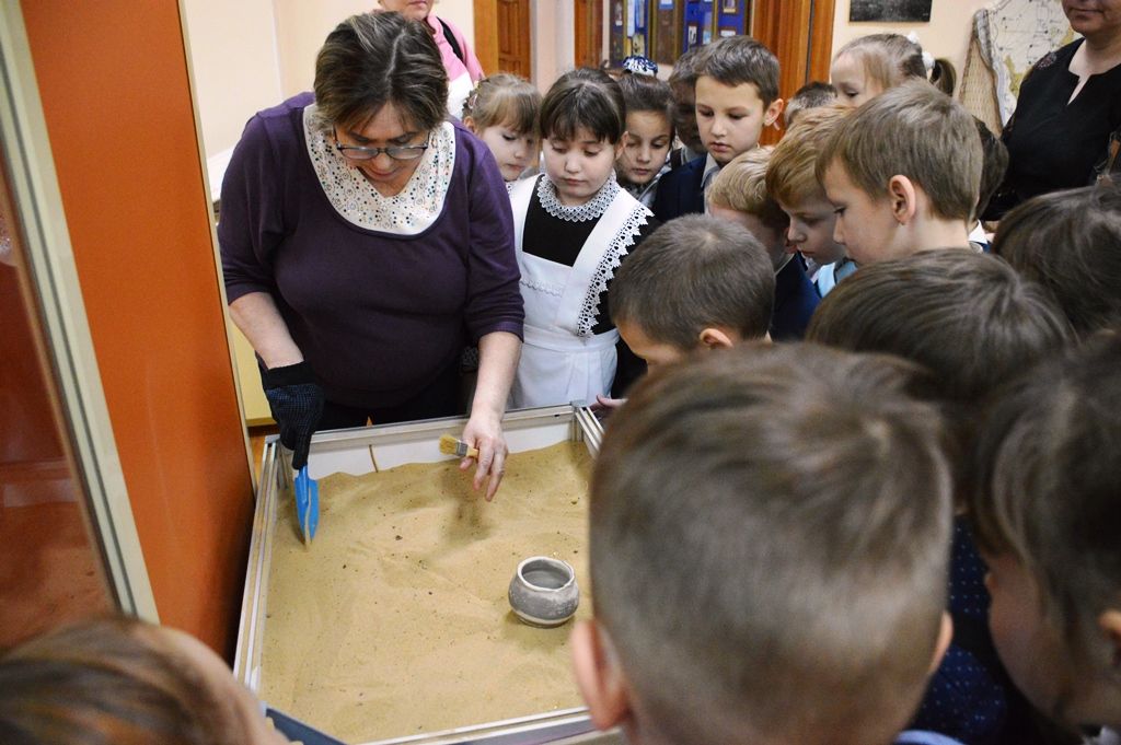 Первоклассники вели археологические раскопки в Лаишевском музее