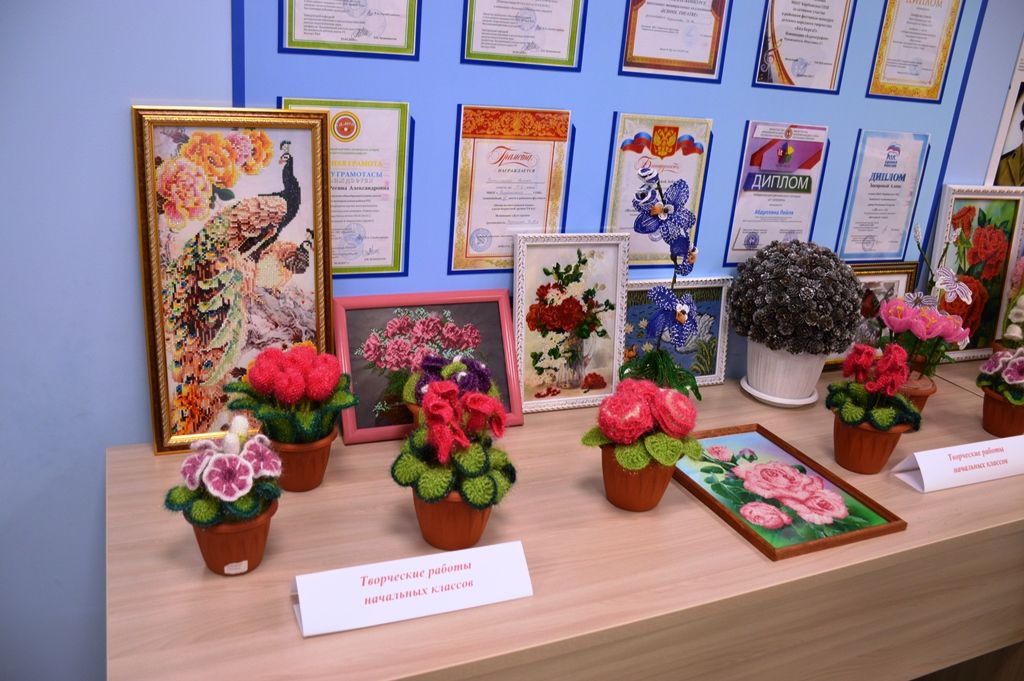 Самобытная выставка работ жителей Кирбинского сельского поселения представлена в СДК
