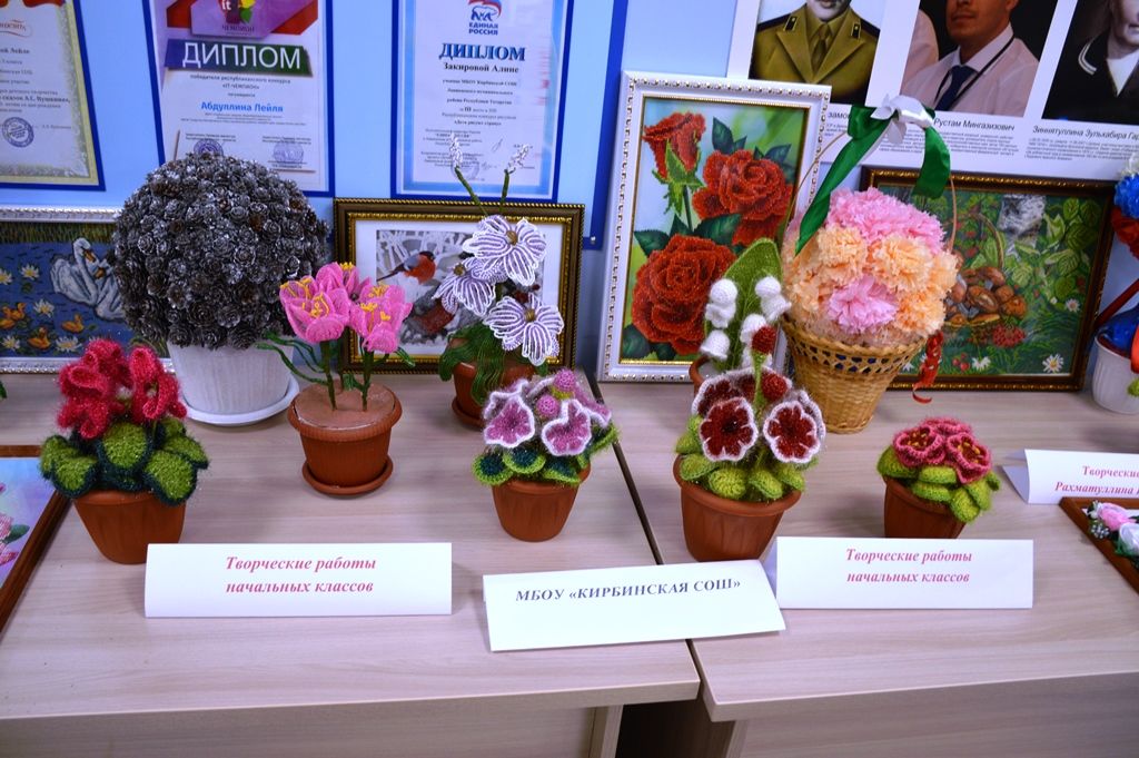 Самобытная выставка работ жителей Кирбинского сельского поселения представлена в СДК