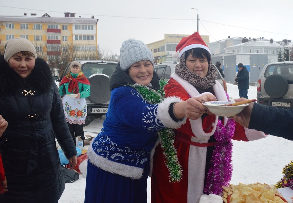 В Лаишево встречают Новый год горячей ухой