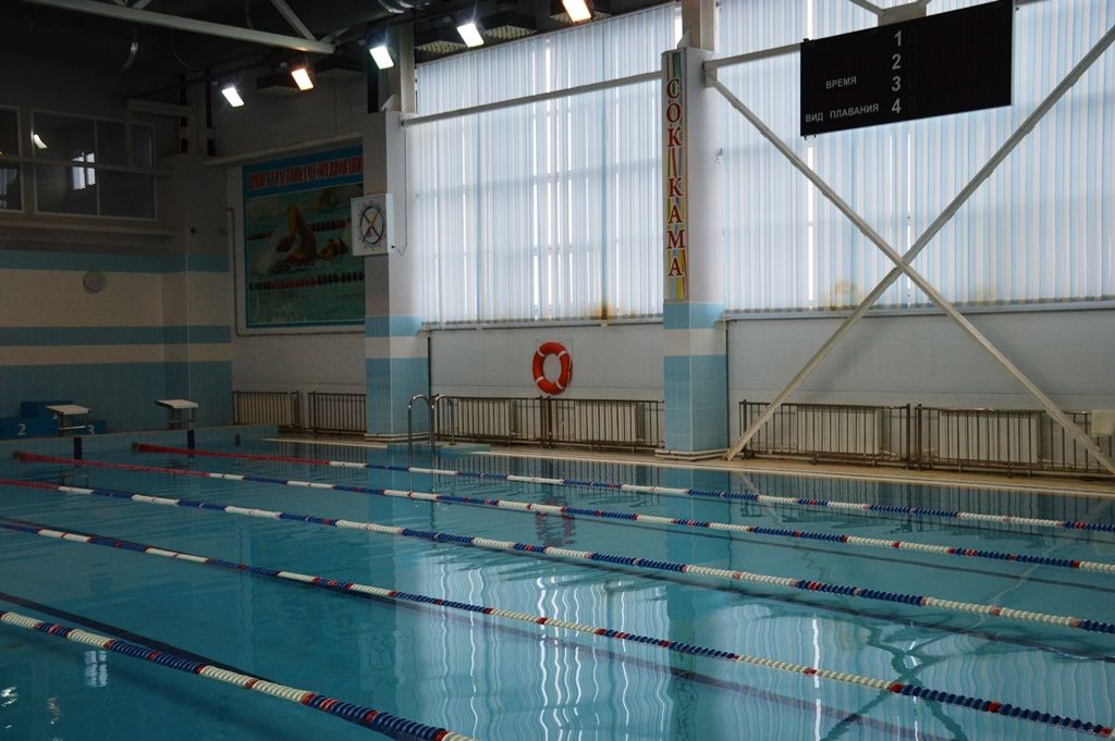 В Лаишево стартовали соревнования по плаванию на призы Деда Мороза
