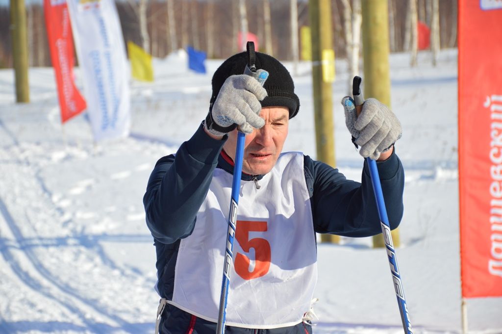 В «Лыжне России» в Лаишево приняли участие женщины и мужчины 46-55 лет