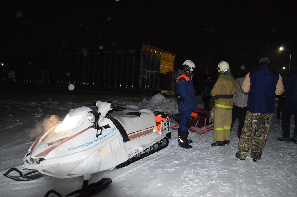 Крушение вертолета Bell 407 на льду недалеко от Лаишева