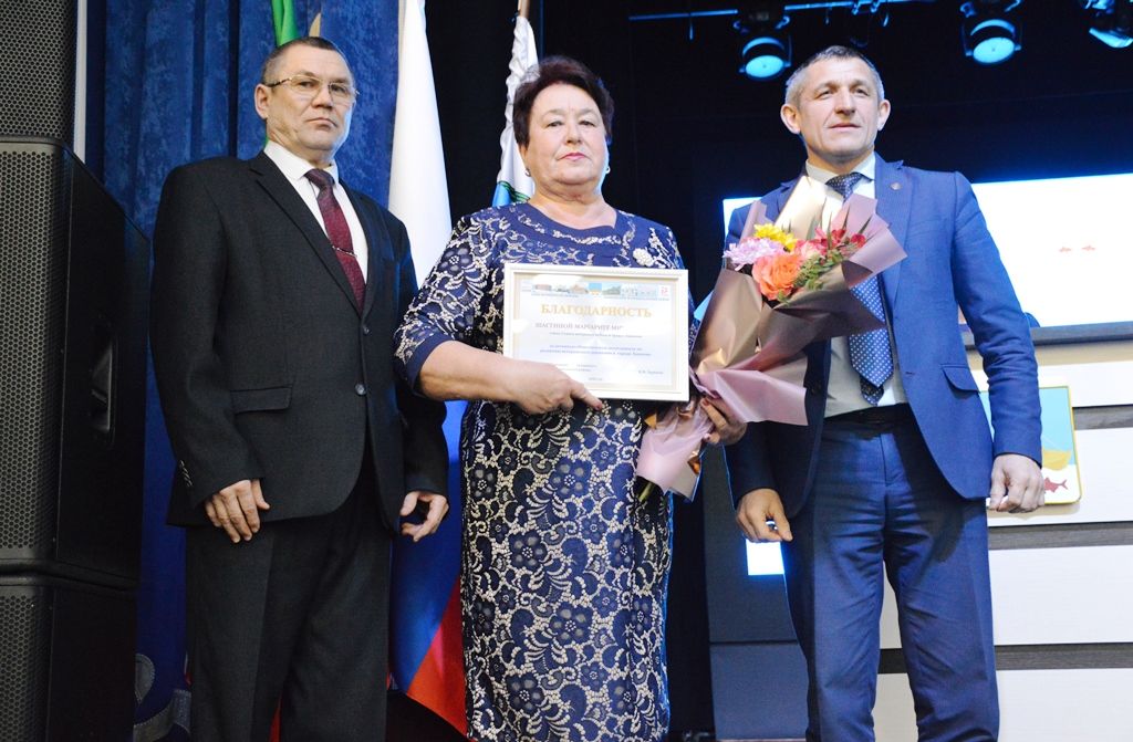 Награждение активных жителей Лаишева на сходе граждан