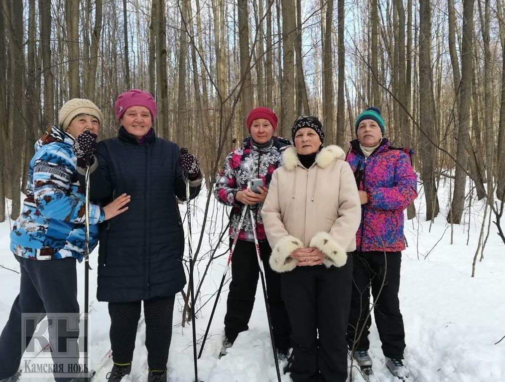 На территории ТОС "Старая пристань" прошел лыжный забег среди женщин