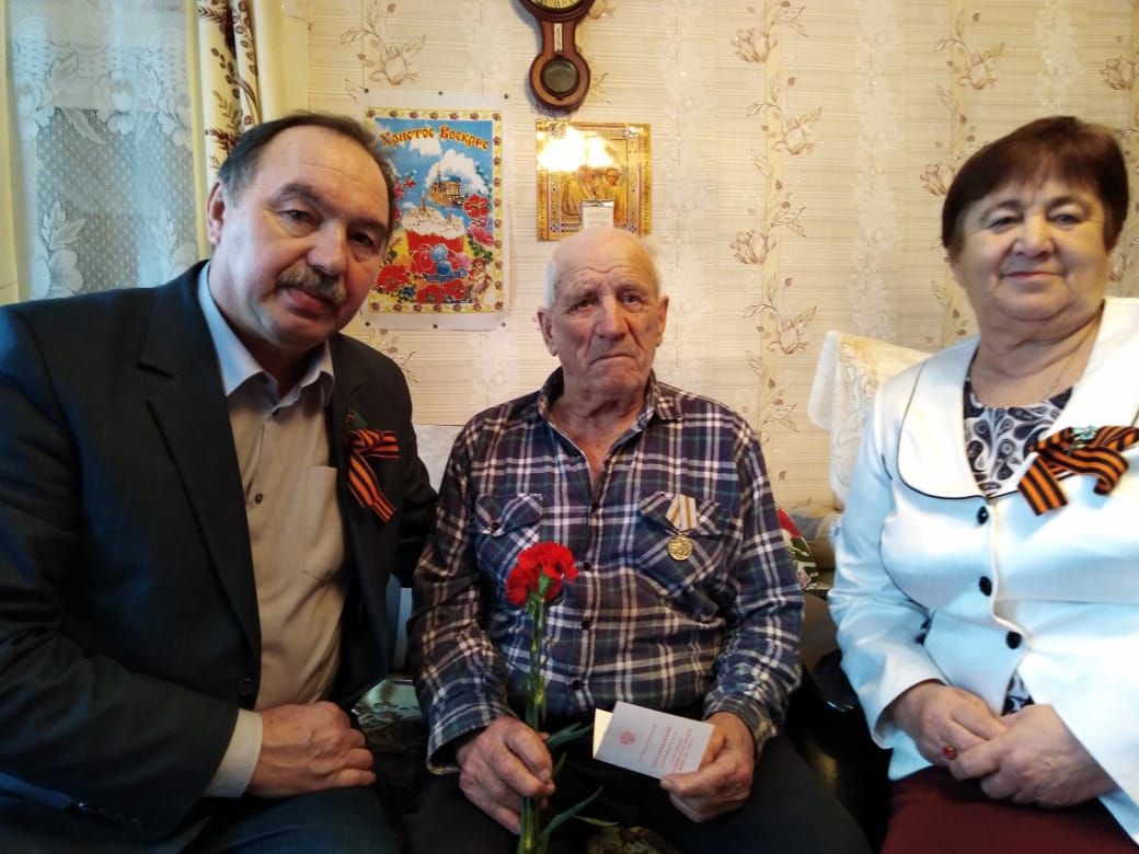 Труженики тыла Егорьевского сельского поселения принимают поздравления