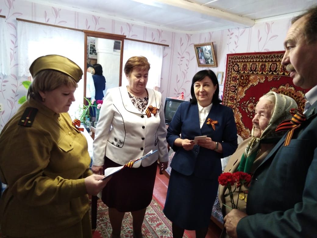 Труженики тыла Егорьевского сельского поселения принимают поздравления