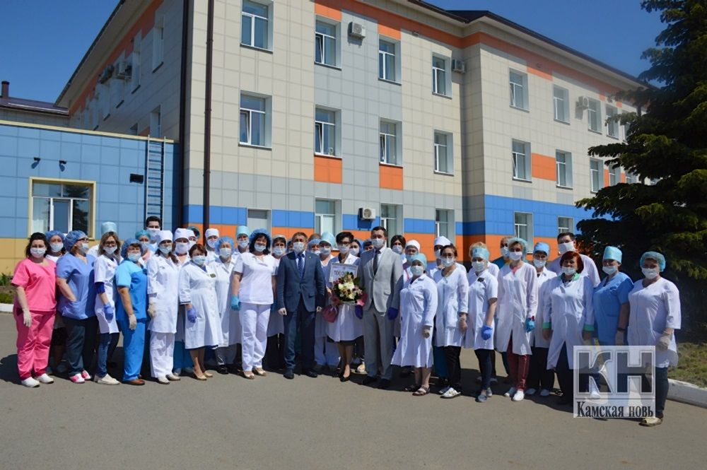 В день 100-летия ТАССР Лаишевской больнице вручили миллион