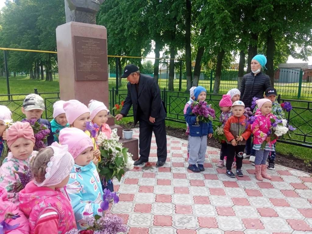 В Атабаево почтили память Героя России Марата Ахметшина