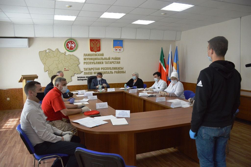 Руководитель Лаишевского района возглавил призывную комиссию