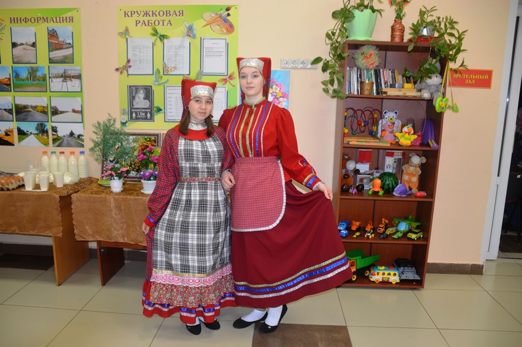 Творческая выставка в фойе СДК села Ташкирмень