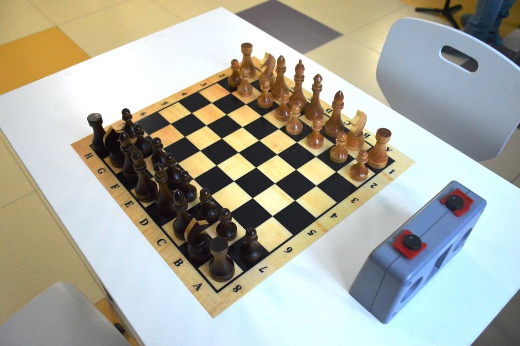 Татьяна Ларионова открыла шахматную зону в Лаишевской школе