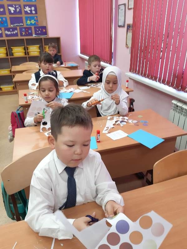 День отца. В Сокуровской школе дети готовят подарки для пап