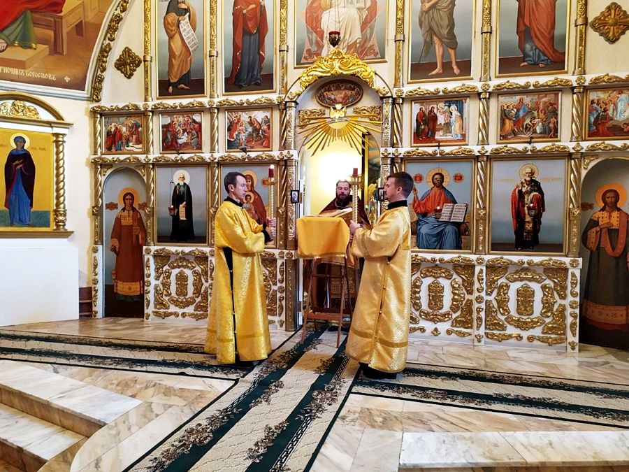 В Никольском встречали прибывшую из Италии икону Святителя Николая Чудотворца