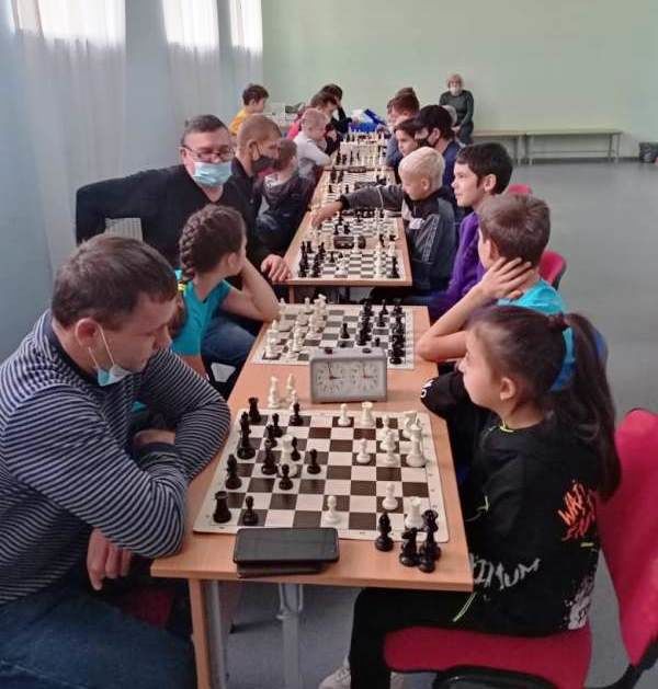 В Лаишеве День отца отметили шахматным турниром