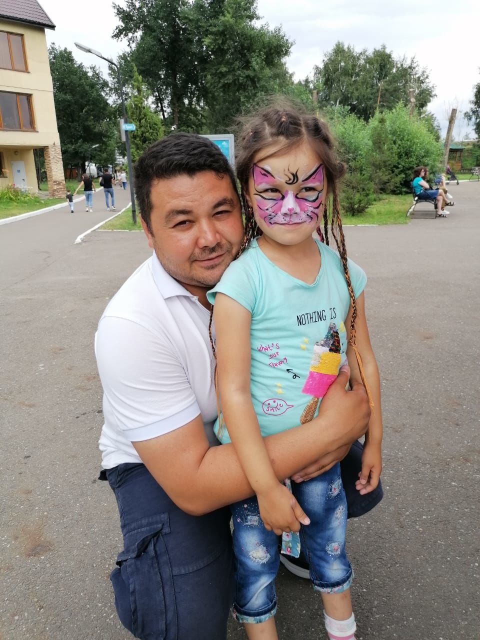 Активисты РДШ  Атабаевской школы поздравляют с  Днем отца