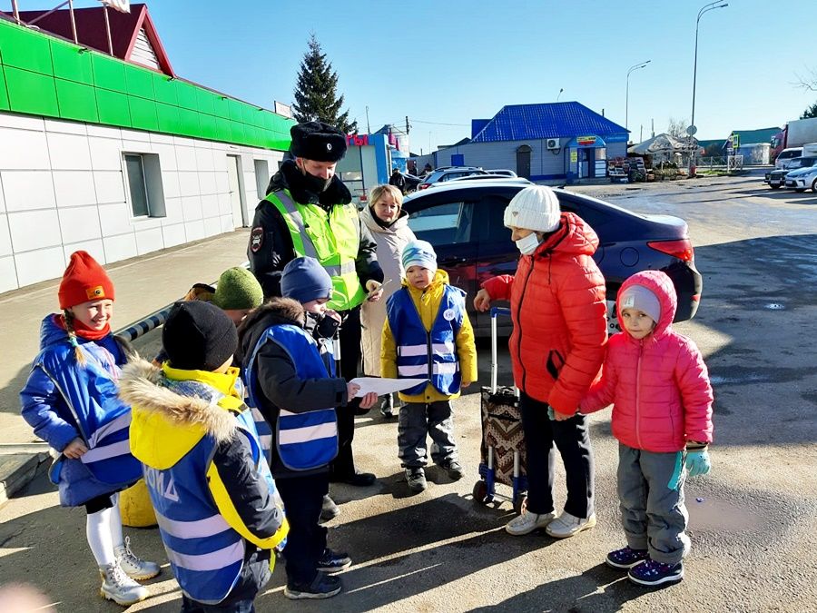 Сокуровские ЮИДовцы вручали пешеходам памятки