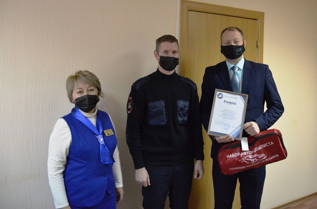 Сотрудников редакции «Камская новь» наградили за многолетнее сотрудничество с ГИБДД Лаишевского района