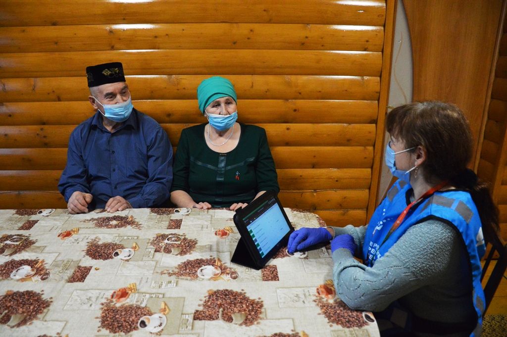 Жители Лаишевского района встречают переписчиков на дому