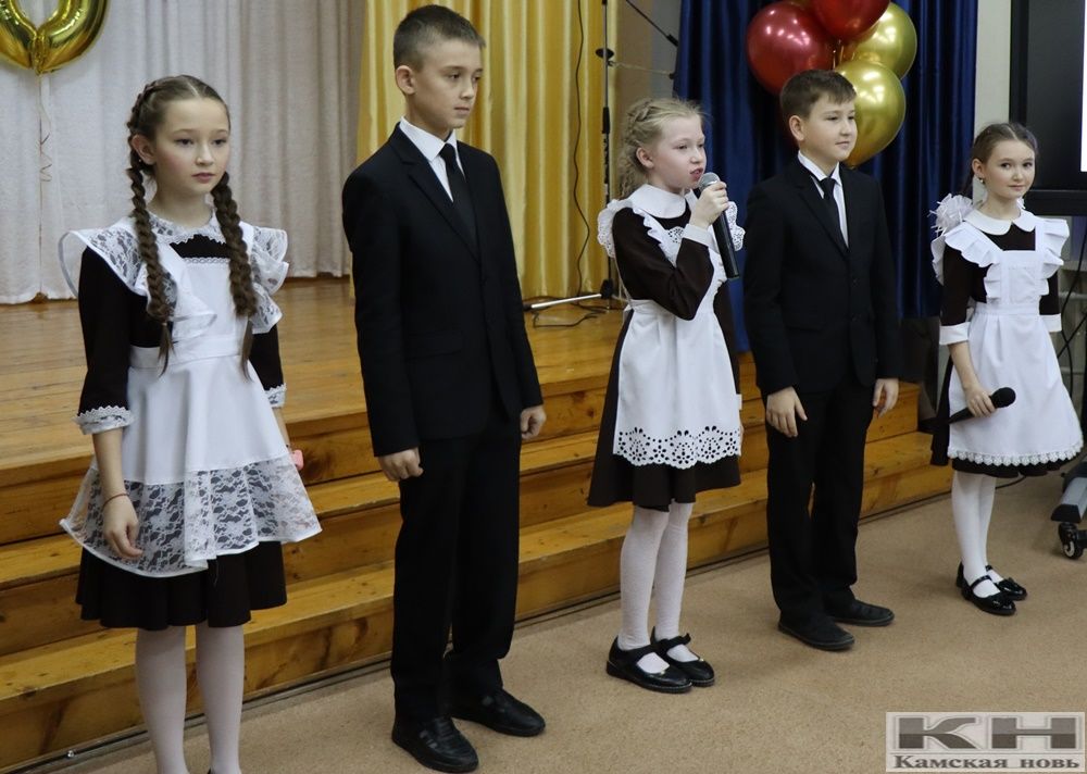 Поздравления со 150-летием принимала Песчано-Ковалинская школа