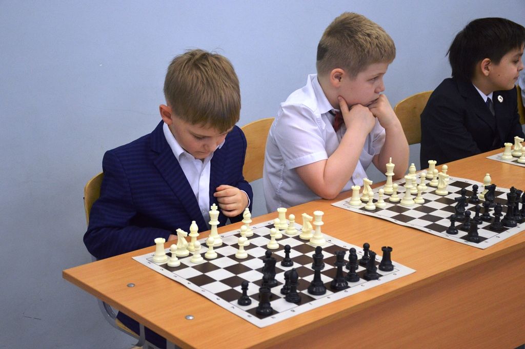 В блиц-турнире по шахматам участвовали лаишевские школьники