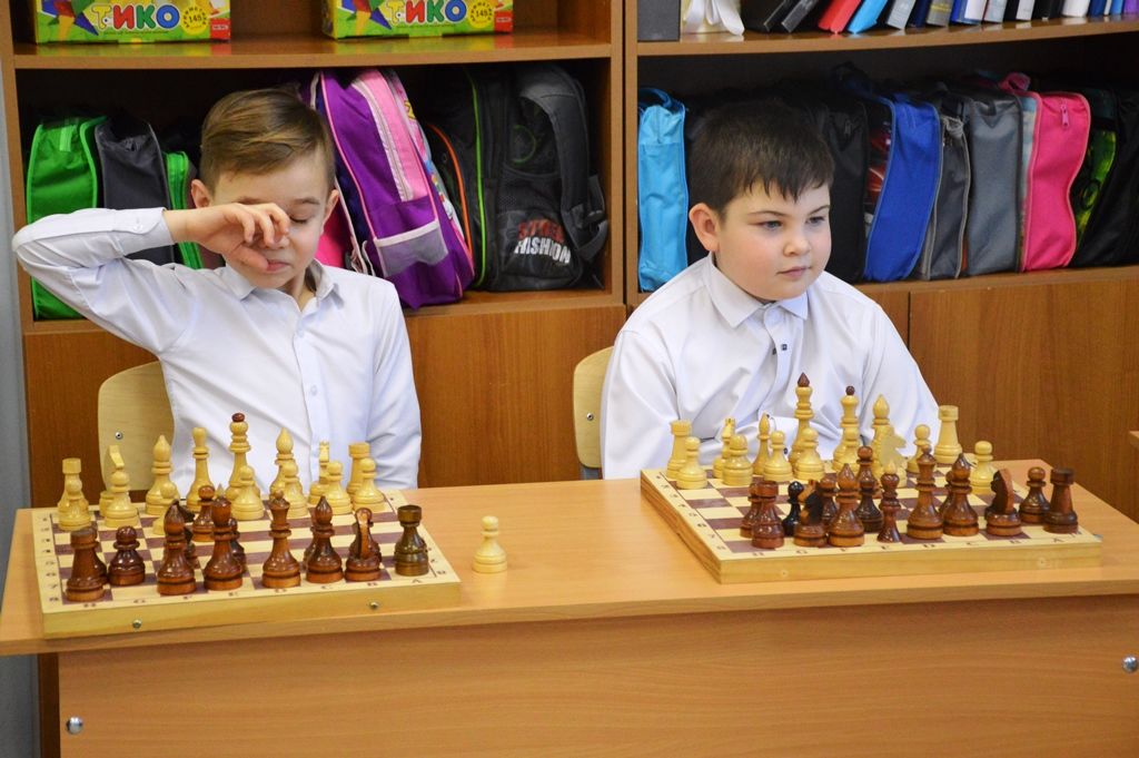 В блиц-турнире по шахматам участвовали лаишевские школьники